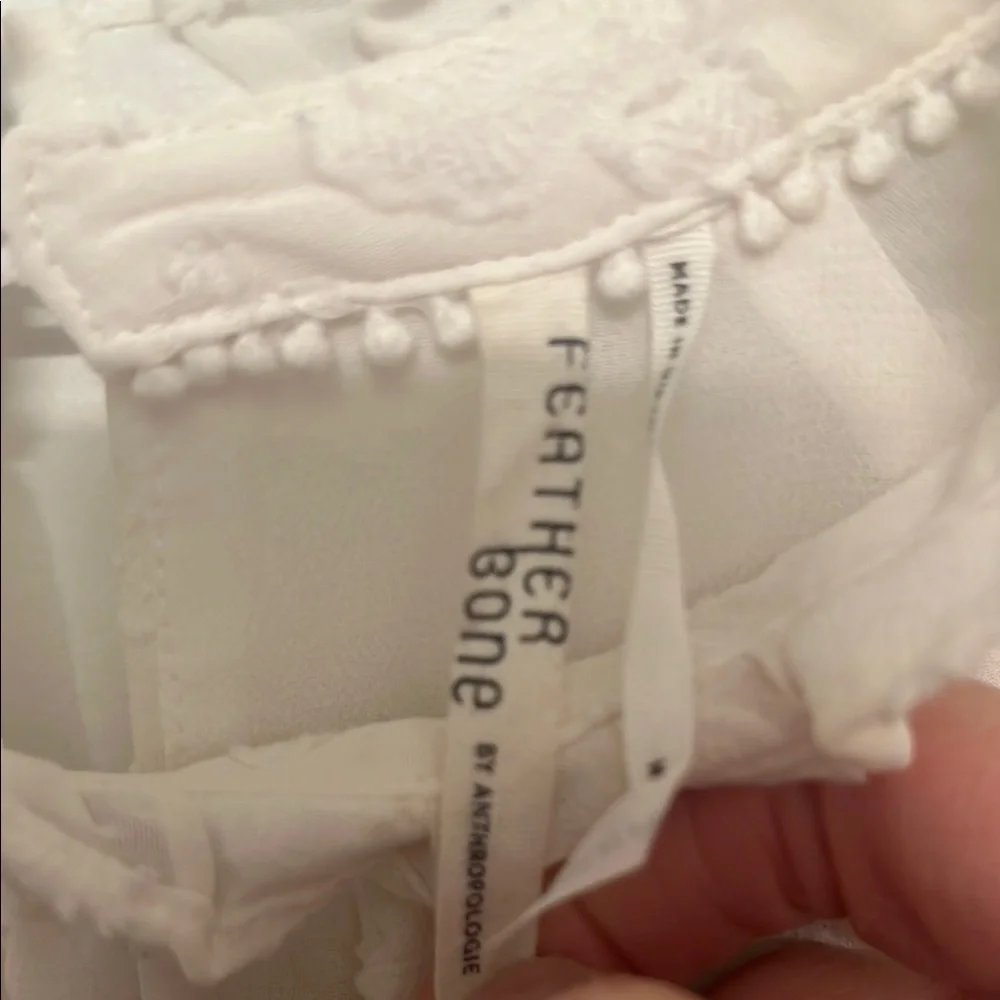 Feather Bone Anthropologie Short Sleeve Ruffled Off White Top Blouse Size Medium - Picture 13 of 13